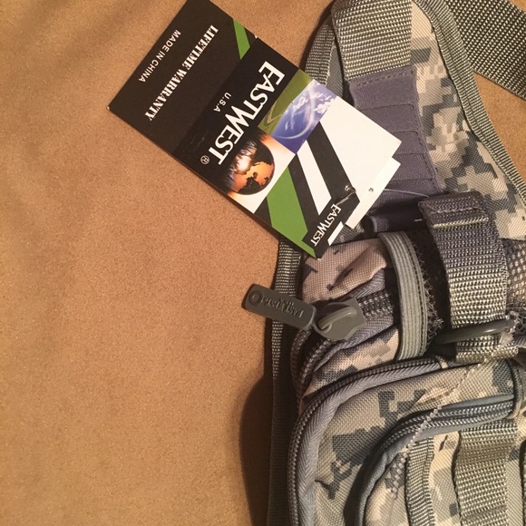 NOT FOR SALE! WAIST BELT CAMMO PURSE - Picture 2 of 7